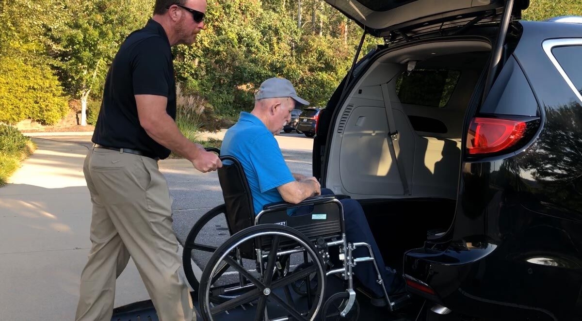 10 Activities Seniors Can Accomplish in Asheville With Comfortable Transportation 